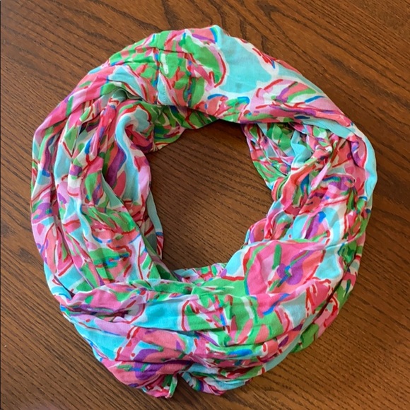 Lilly Pulitzer Accessories - LAST CHANCE Lilly Pulitzer Infinity Loop Scarf